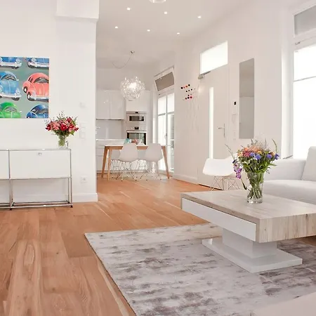 Megan Living Apartment München