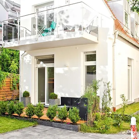 Megan Living Apartment München