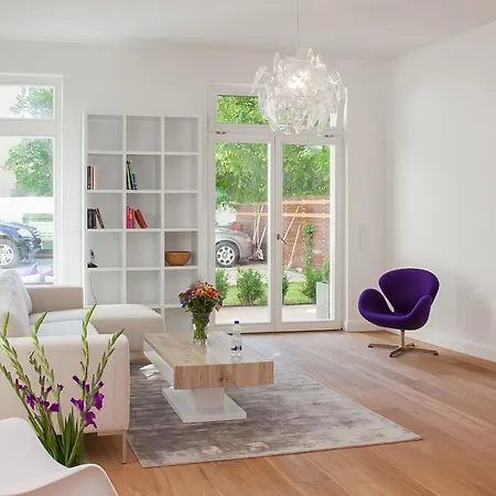 Megan Living Apartment München